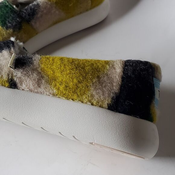 TOMS Felted Alpargata Mallow Sneakers Faux Fur Womens Size 10 Flat Shoes - Picture 11 of 11